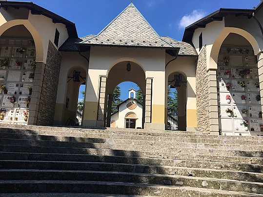 cimitero 8