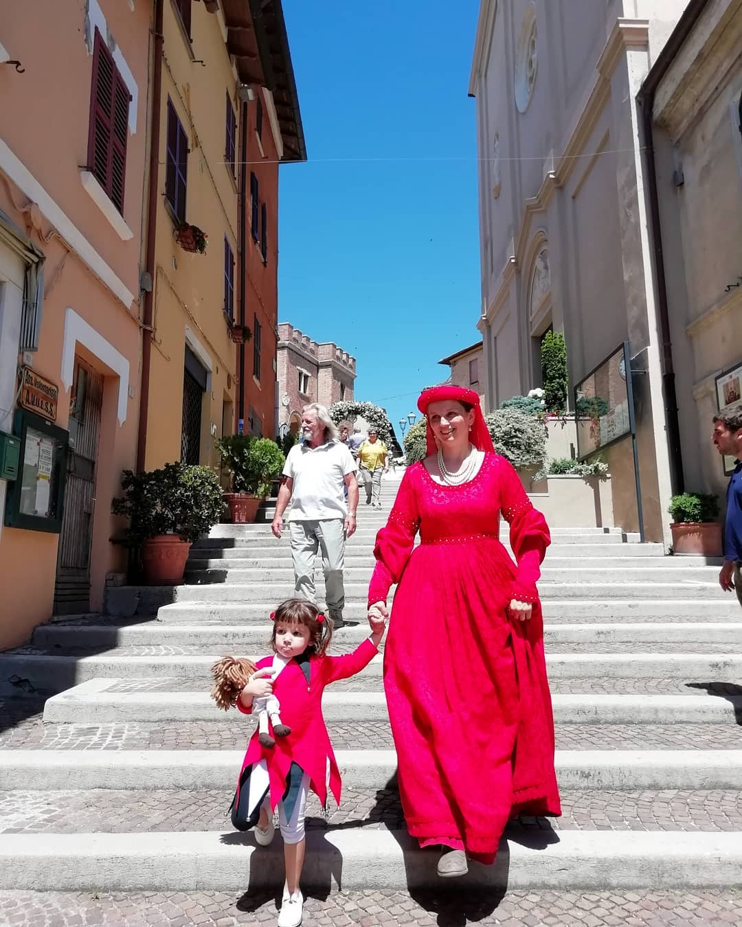 2019-06-17 16.15.27 2068302779666987119_mondolfomarottaphotowalk